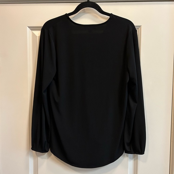 Banana Republic Faux Wrap Black HiLow Slinky Top Long Sleeve - size M - Picture 3 of 3